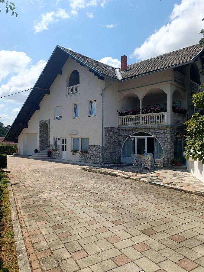 Studio Apartman Brletić Tounj Bagian luar foto